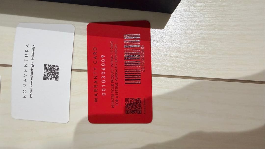 BONAVENTURAボナベンチュラiPhone17proシュリンクケース