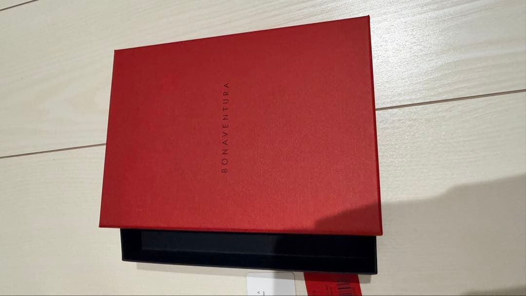 BONAVENTURAボナベンチュラiPhone17proシュリンクケース