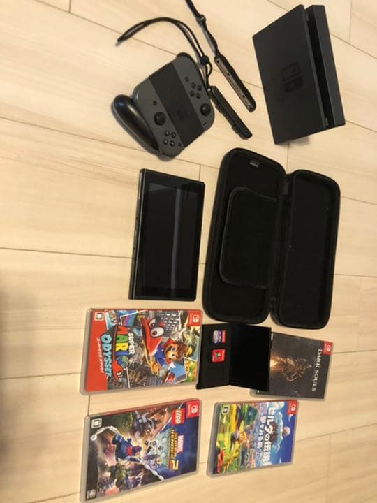 【中古美品】Nintendo Switch 　スイッチ　本体 + ゲーム