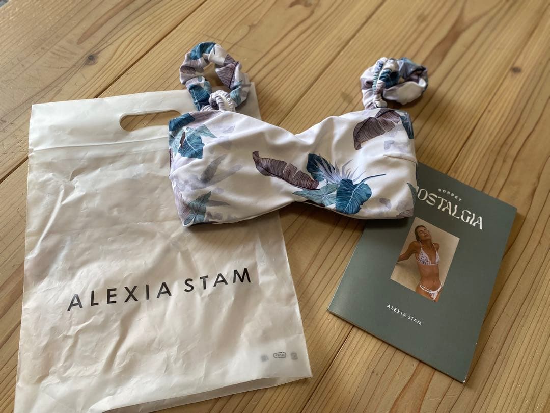 専用になりました❤︎ALEXIA STAM リーフ柄 ベアトップ❤︎水着