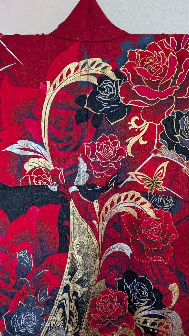 【超美品•現代柄】赤・黒・金 バラ模様の 振袖＆袋帯のセット♪162cm