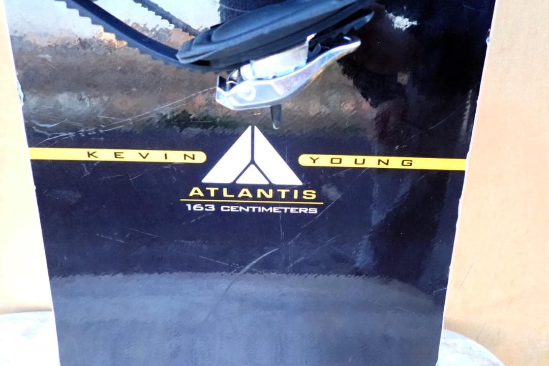ATLANTIS スノーボード 黒色 バインディング付き