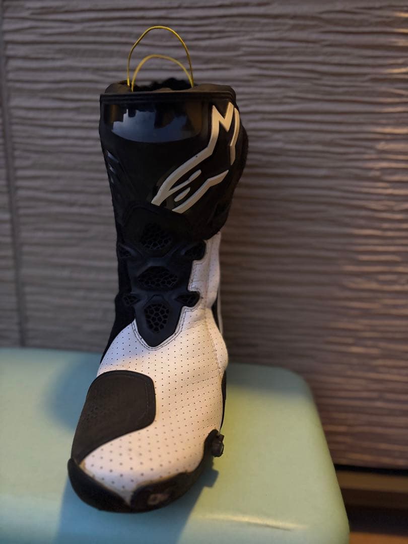 アルパスターズ・レーシングブーツ。25cm左のスライダー無し
