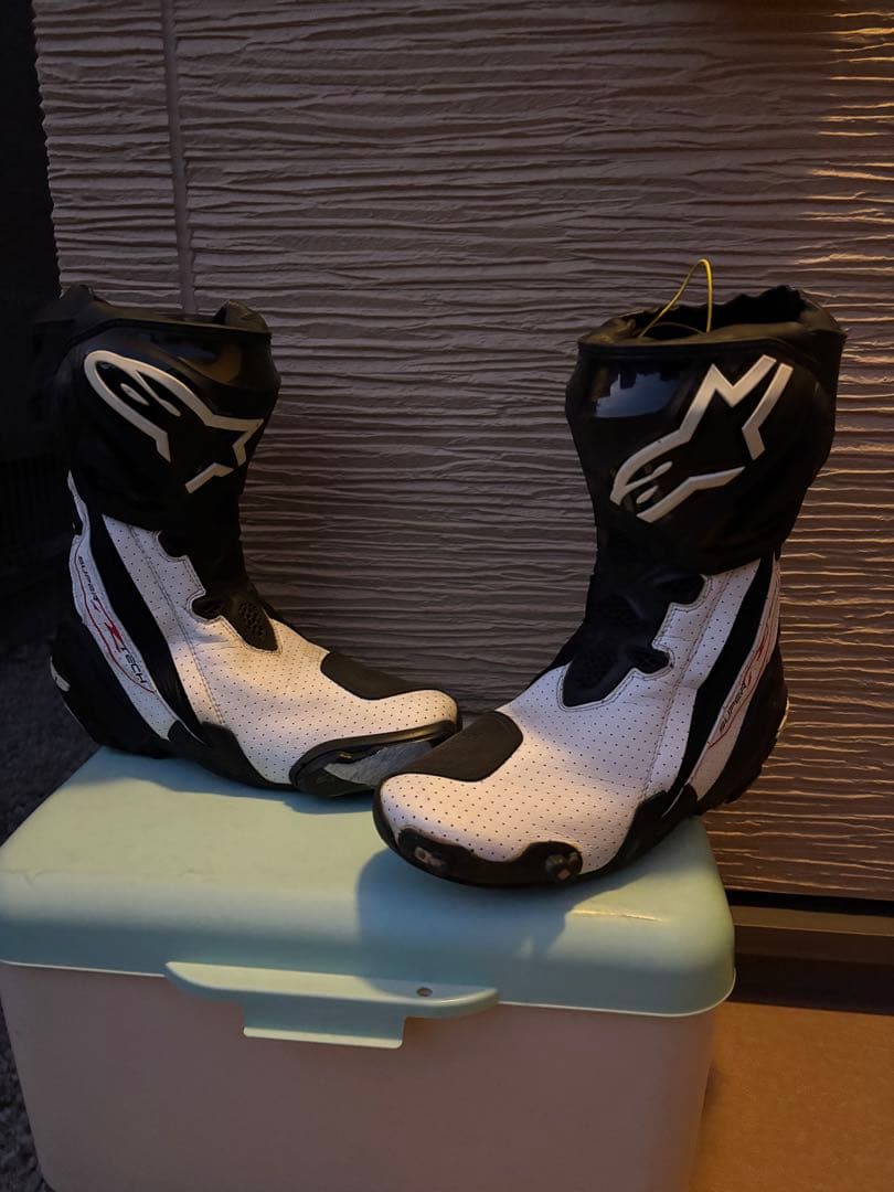 アルパスターズ・レーシングブーツ。25cm左のスライダー無し