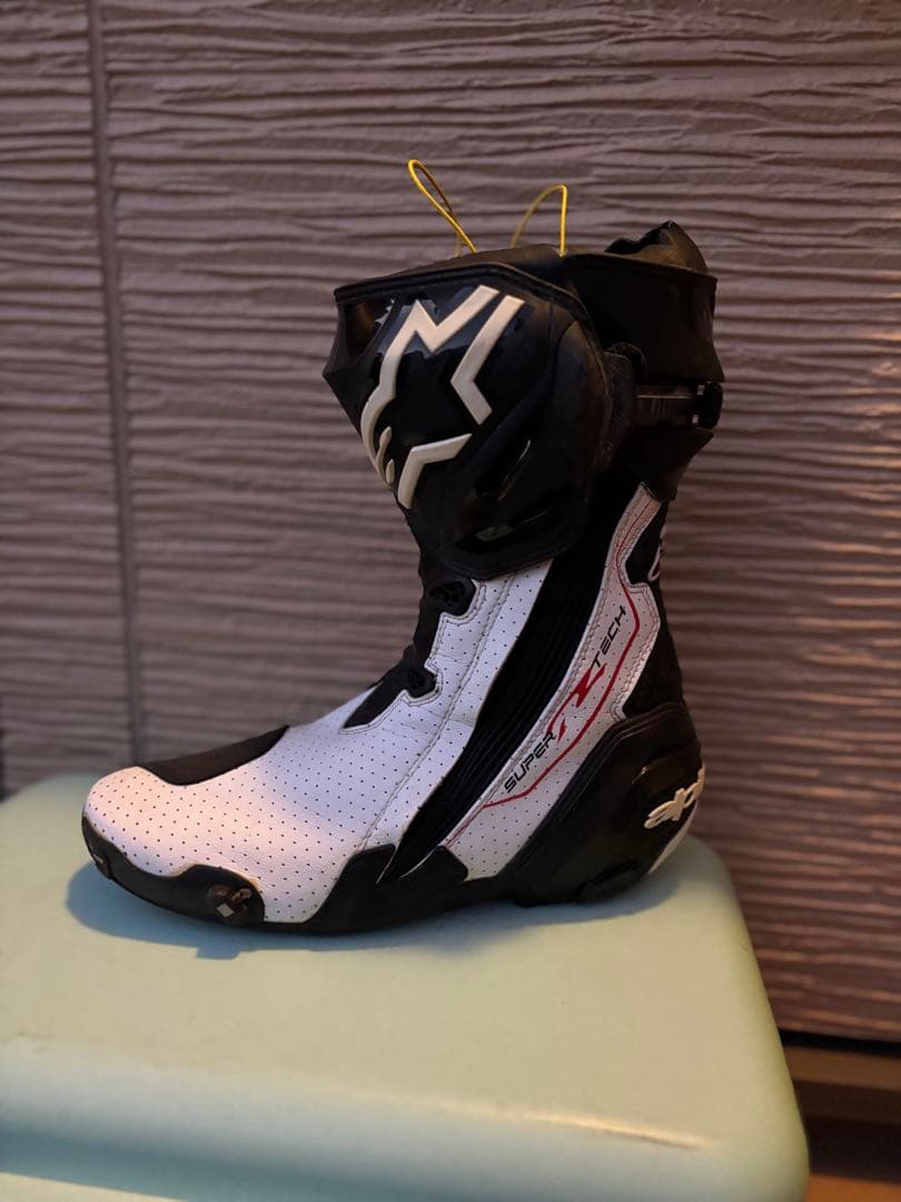 アルパスターズ・レーシングブーツ。25cm左のスライダー無し