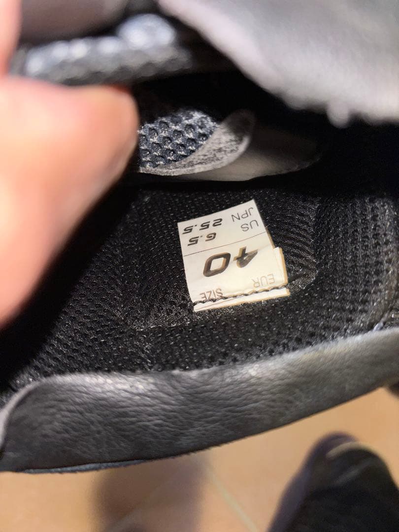 アルパスターズ・レーシングブーツ。25cm左のスライダー無し