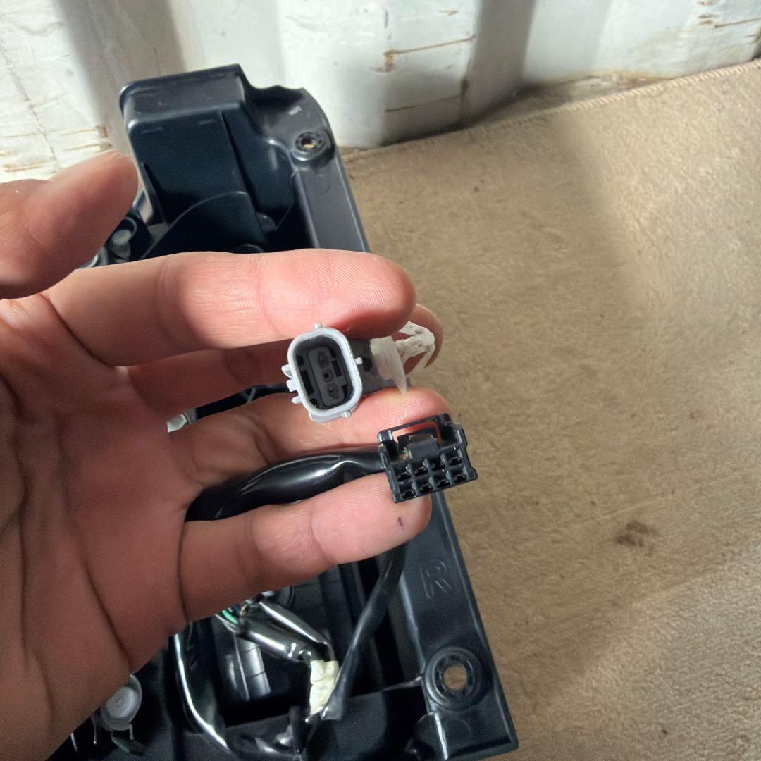 2019年 ウェイク トヨタ純正 LA700S 右テールランプ