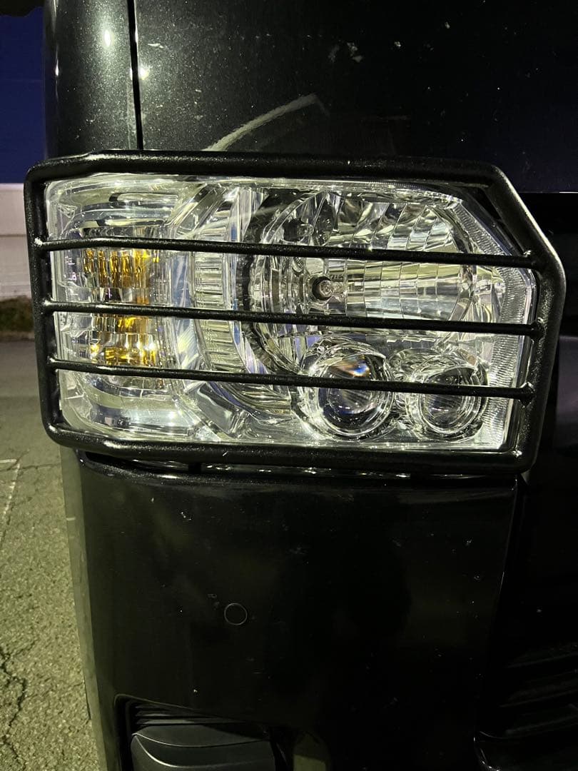 Ｔ*様 ハイエースヘッドライトガード、テールランプガード