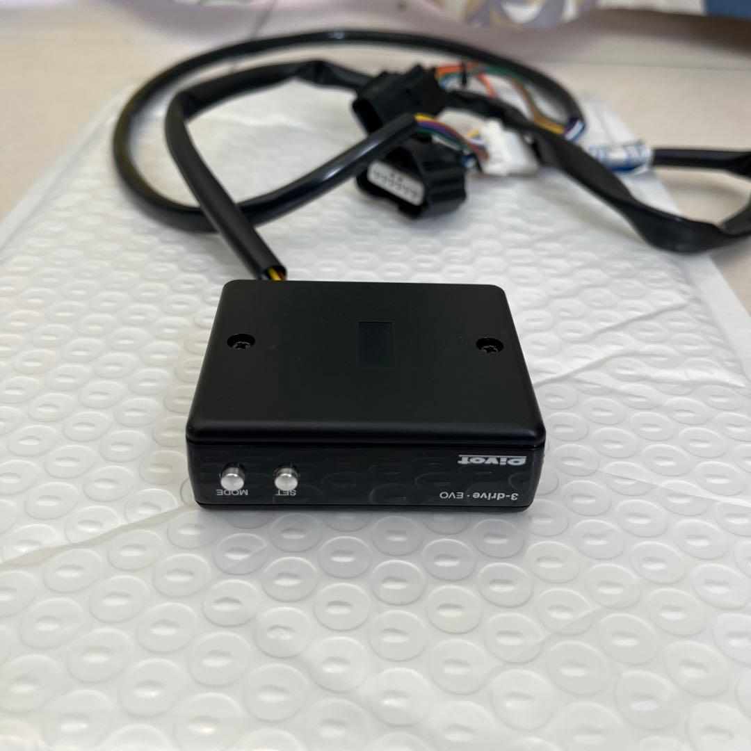 pivot スロットルコントローラー3-drive EVO