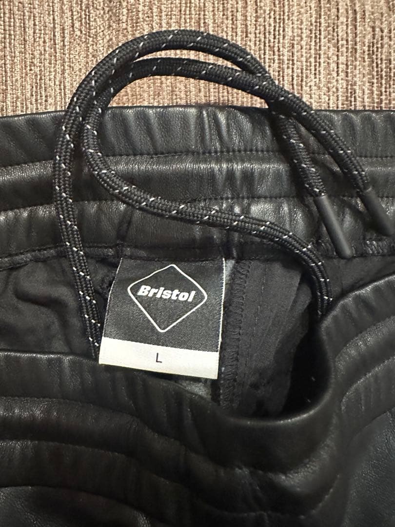 FCRB Bristol フェイクレザーパンツ　Ｌサイズ