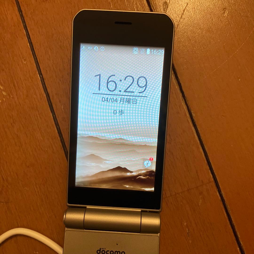 docomoらくらくホンF-41C/ACアダプタ08付き