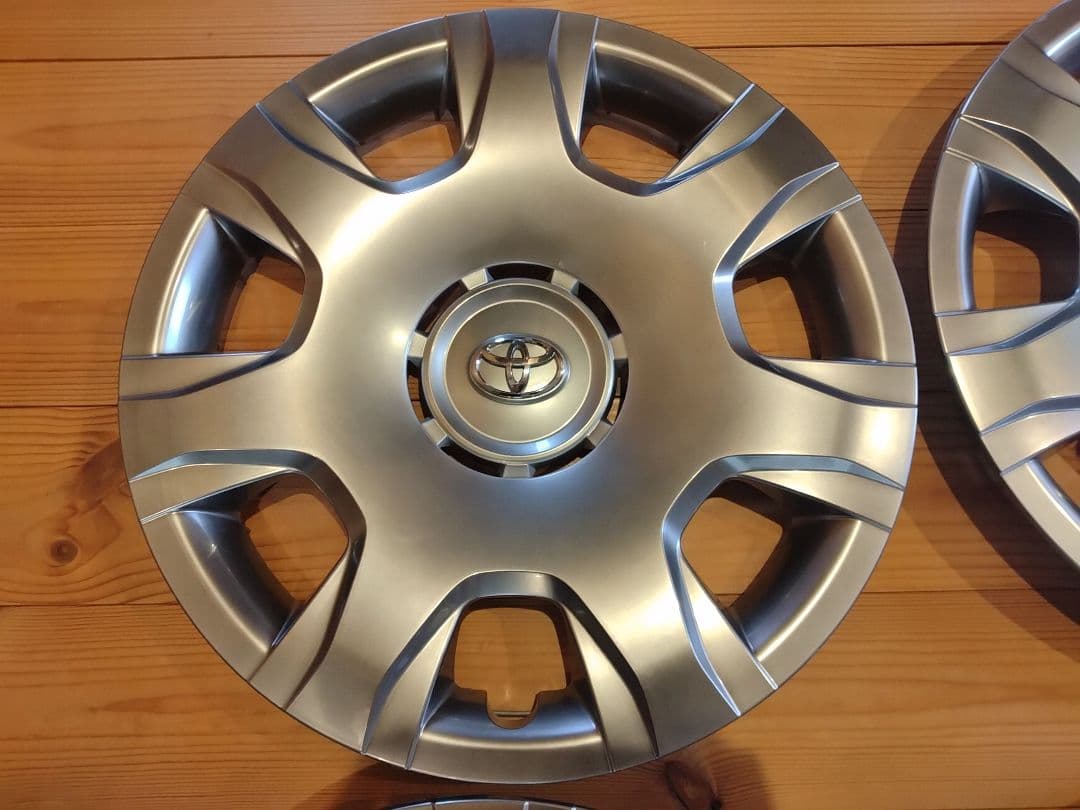 ハイエース 50周年アニバーサリー　ホイール　キャップ　カバー　美品