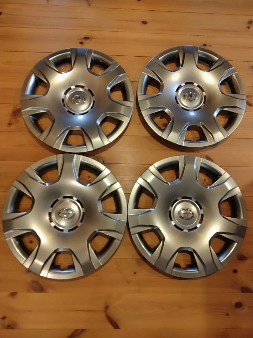 ハイエース 50周年アニバーサリー　ホイール　キャップ　カバー　美品