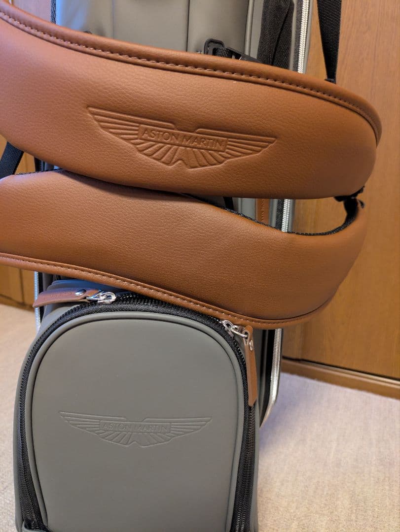 W*y様 アストンマーチンゴルフバックスタンドタイプ