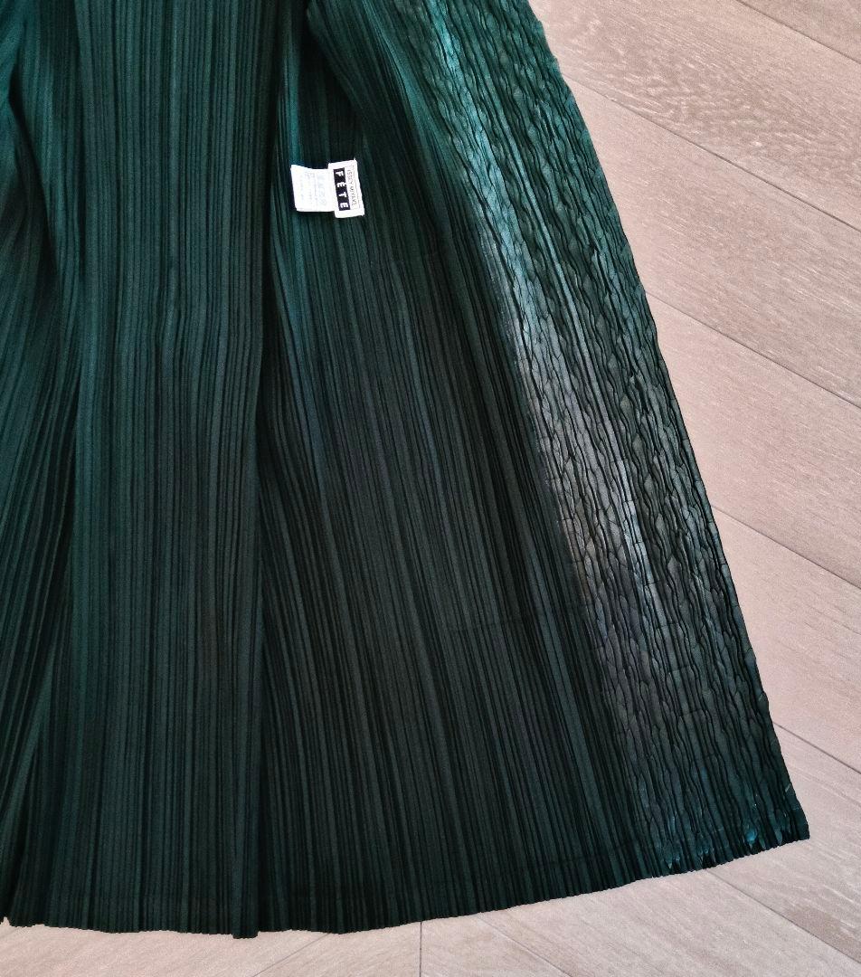 ISSEY MIYAKE FETE スケールプリーツコート 2