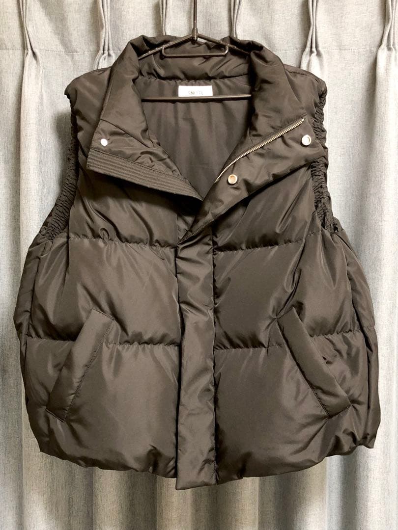 モス　SNIDEL スナイデル Sustaina ダウンベスト