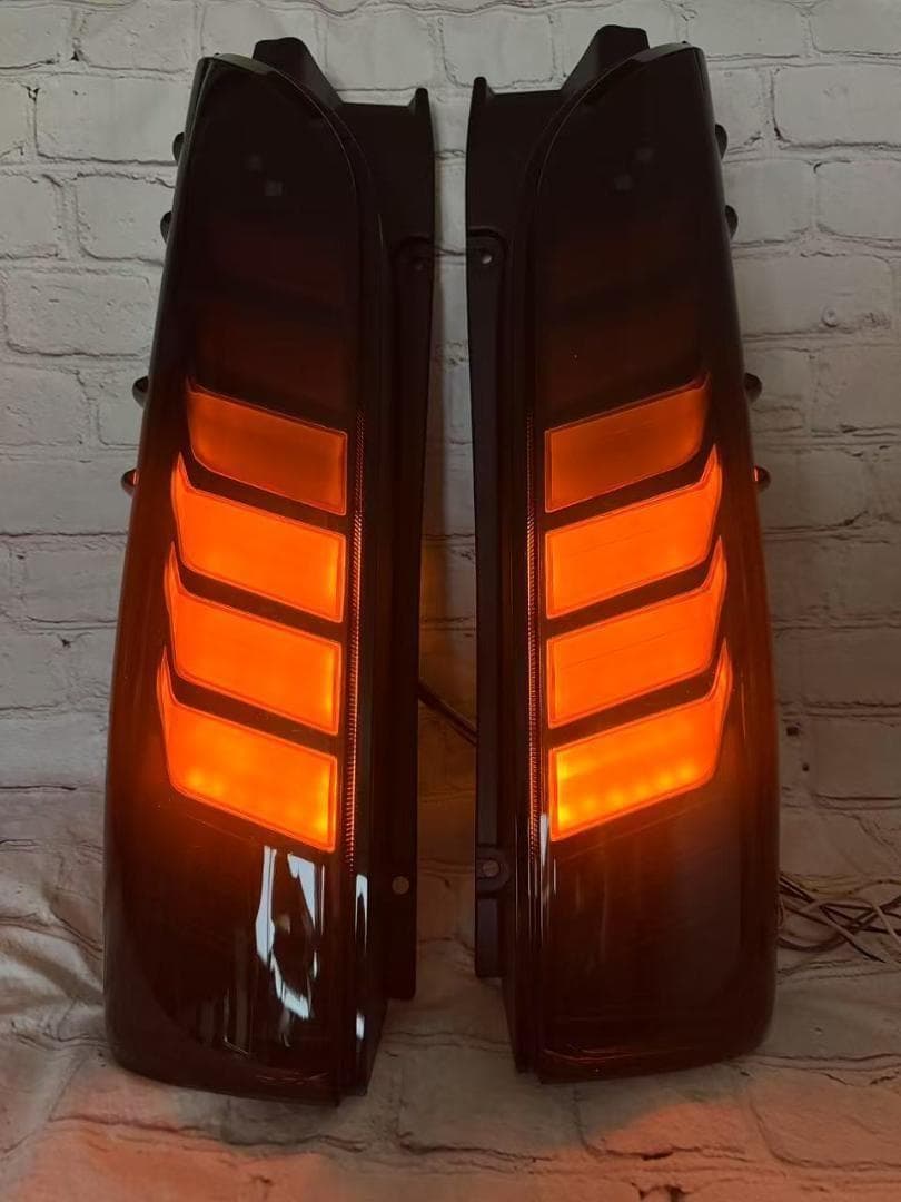 200系ハイエーステール　流れるウインカー　オープニングモーション　新品