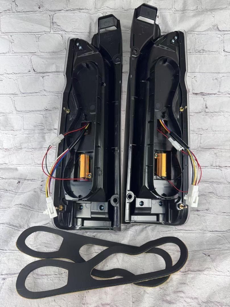 200系ハイエーステール　流れるウインカー　オープニングモーション　新品