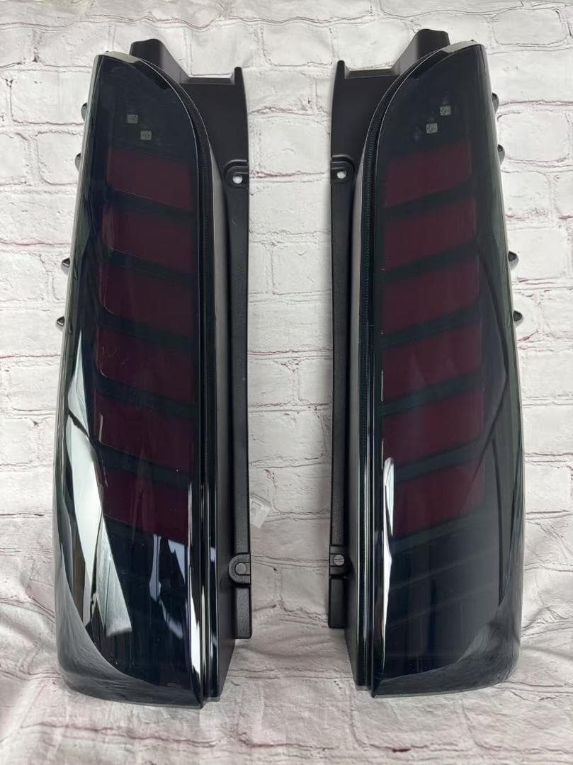 200系ハイエーステール　流れるウインカー　オープニングモーション　新品