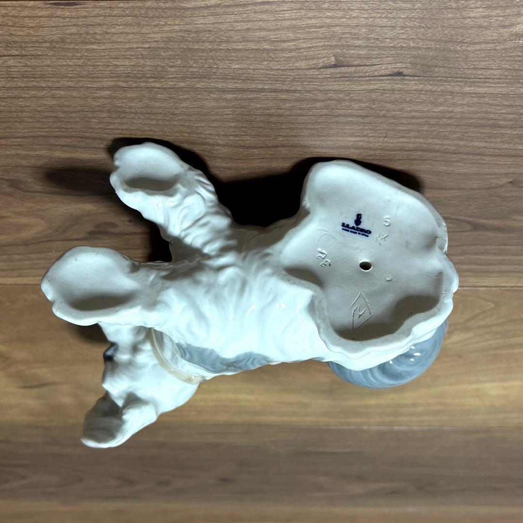 LLADROリヤドロ　犬の陶器(シュナウザー)置物