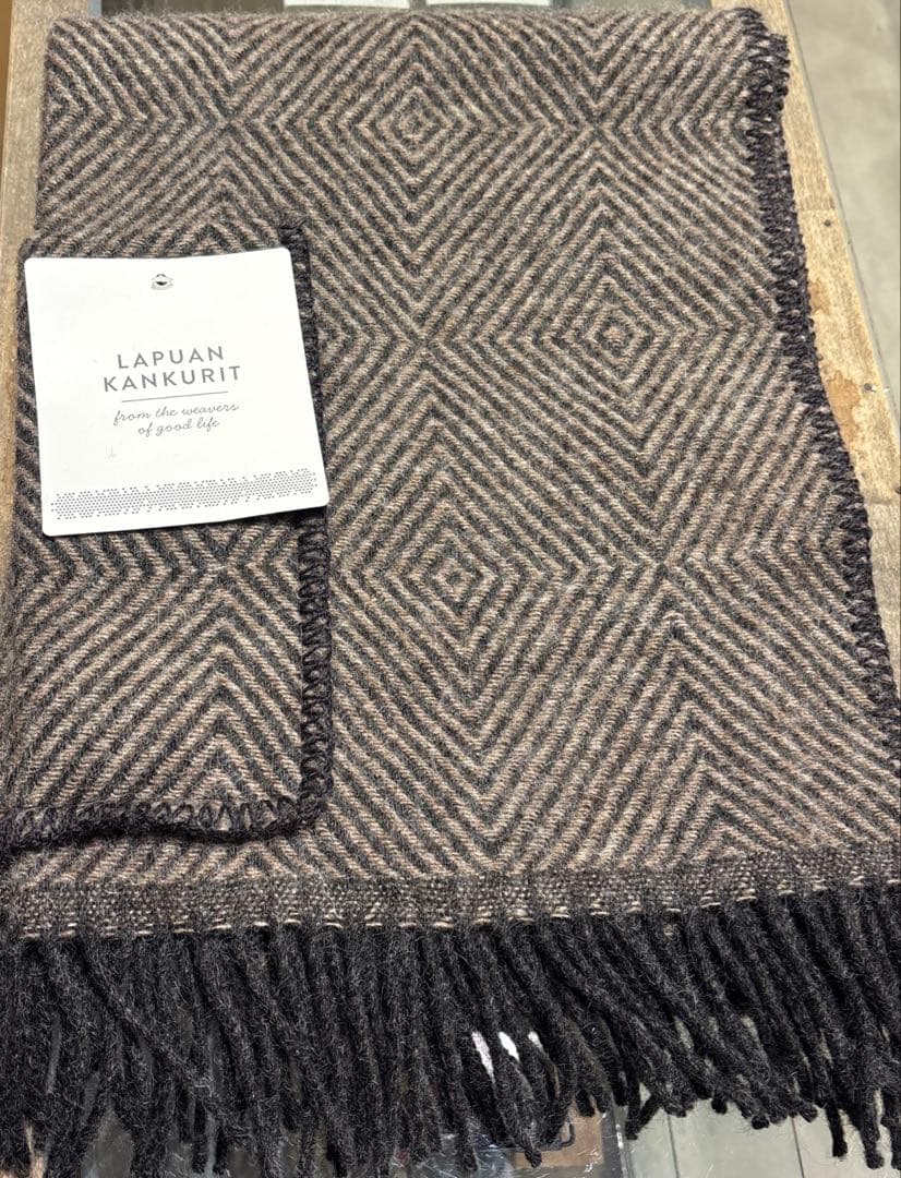 【新品】　LAPUAN KANKURIT ウールストール ブラウン系 MARIA