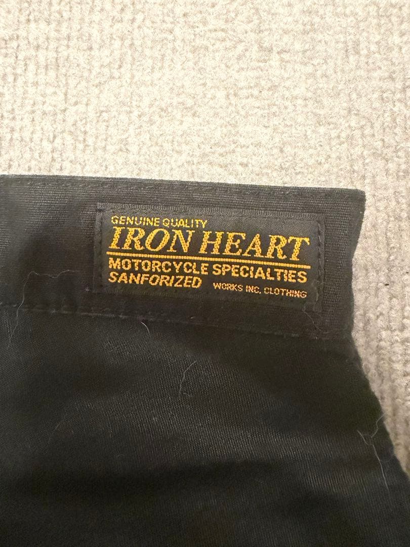 IRON HEART ブラックカーゴショートパンツ