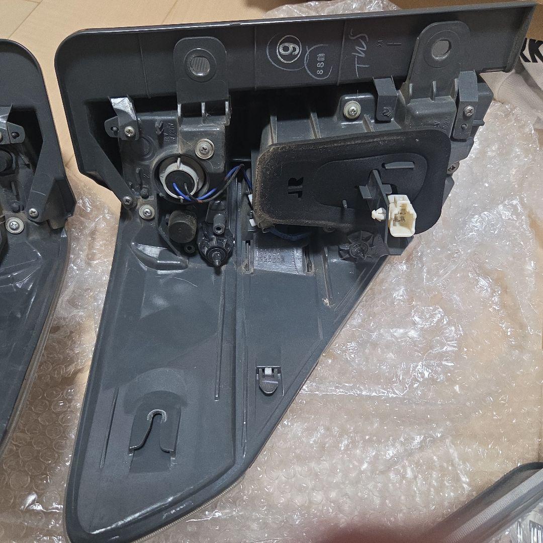 アルファード、ヴェルファイア20前期テールセット