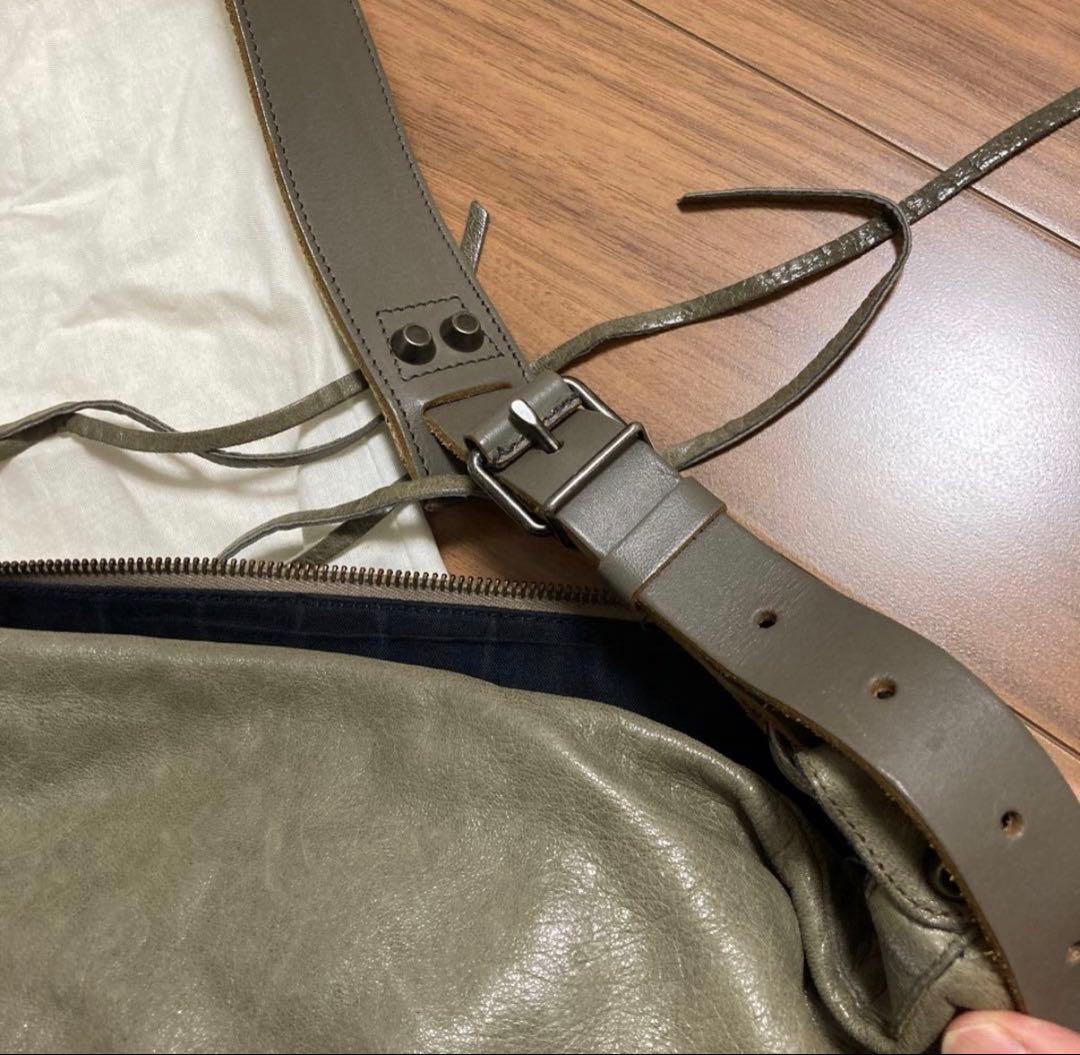 BALENCIAGA カーキレザーバッグ 保存袋付 バレンシアガ大きめショルダー