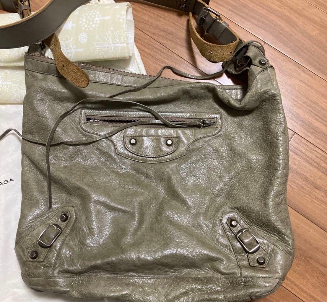 BALENCIAGA カーキレザーバッグ 保存袋付 バレンシアガ大きめショルダー