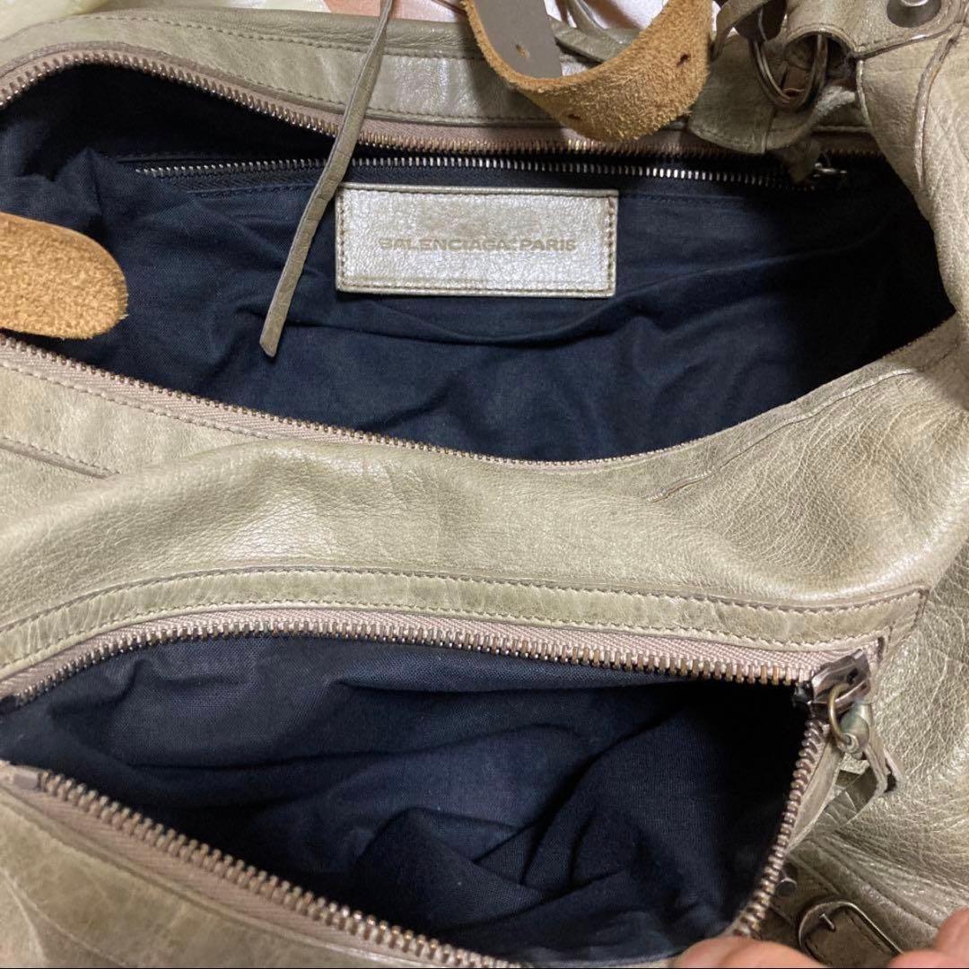 BALENCIAGA カーキレザーバッグ 保存袋付 バレンシアガ大きめショルダー