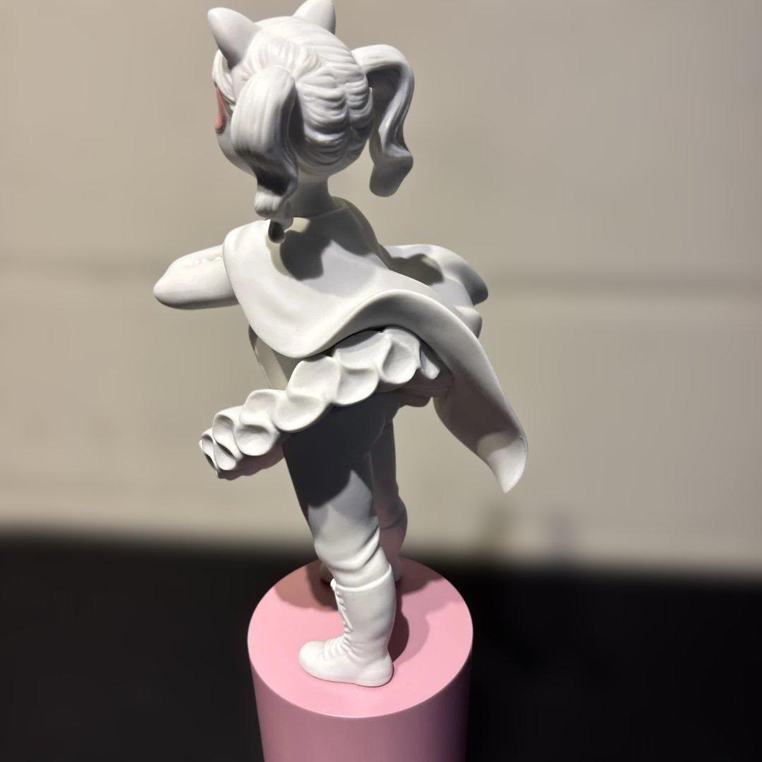 【リヤドロ】スーパーヒロイン