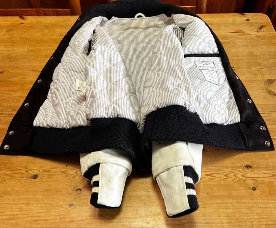 早い者勝ち！トムブラウン　4BAR 中綿　スタジャン　0