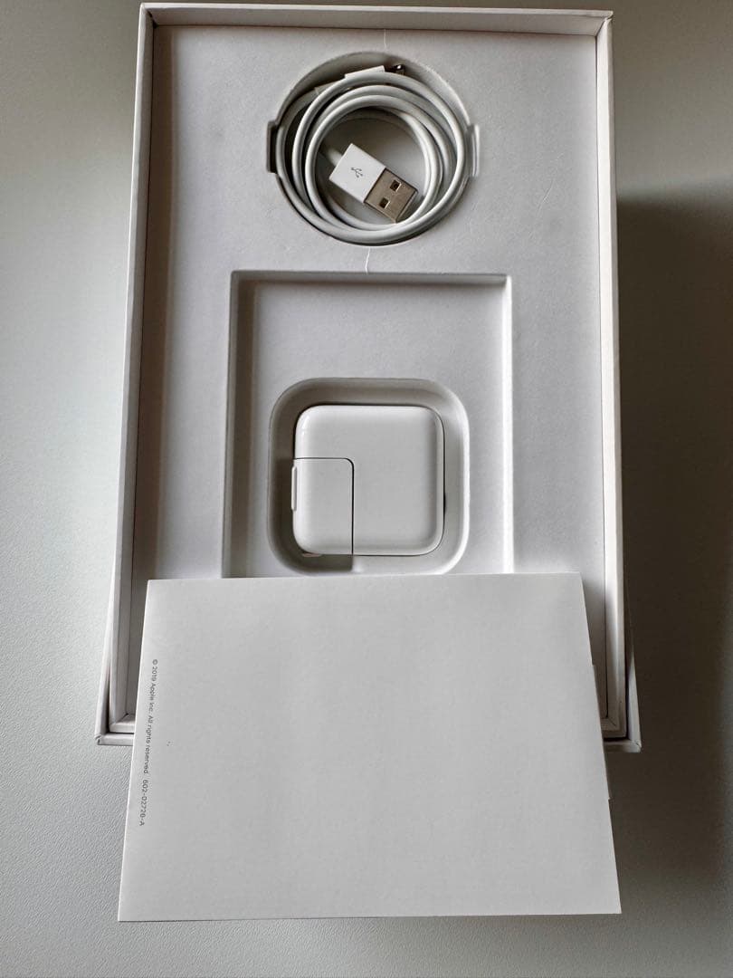 【充電6回 】【新品に近い】iPad mini 5 シルバー 64GB