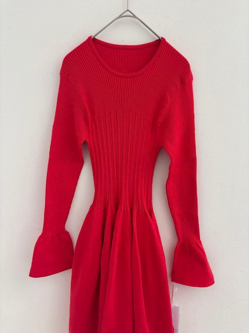 新品　定価3.3万　ダイアグラム　ホールガーメントニットワンピース　フレア