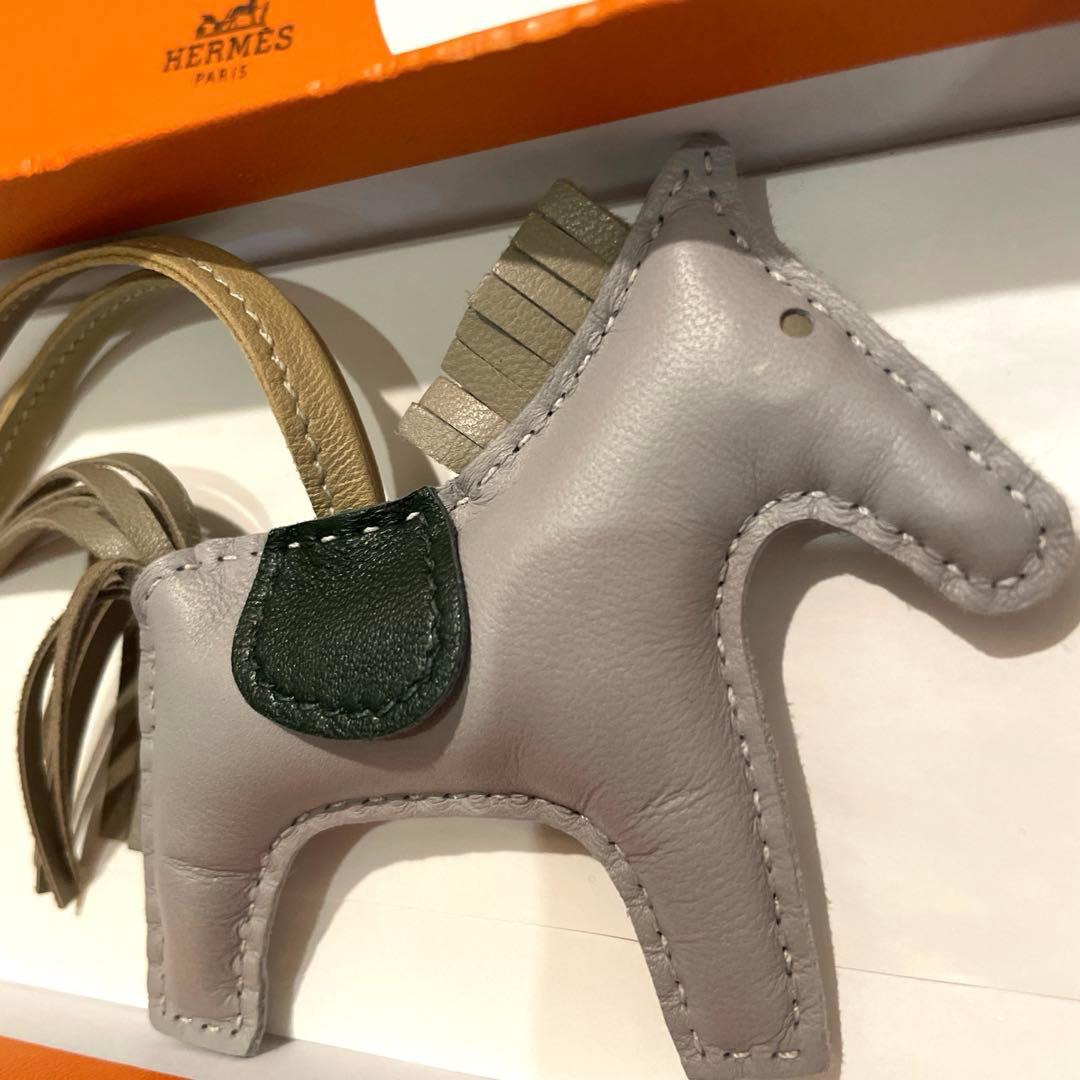 HERMESエルメス　ロデオPM アースカラーチャーム　ブルーグラシエトレンチ