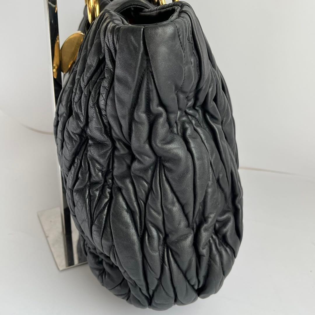 ✨極美品✨　MIUMIU マテラッセル　トートバッグ　レザー　黒　ターンロック