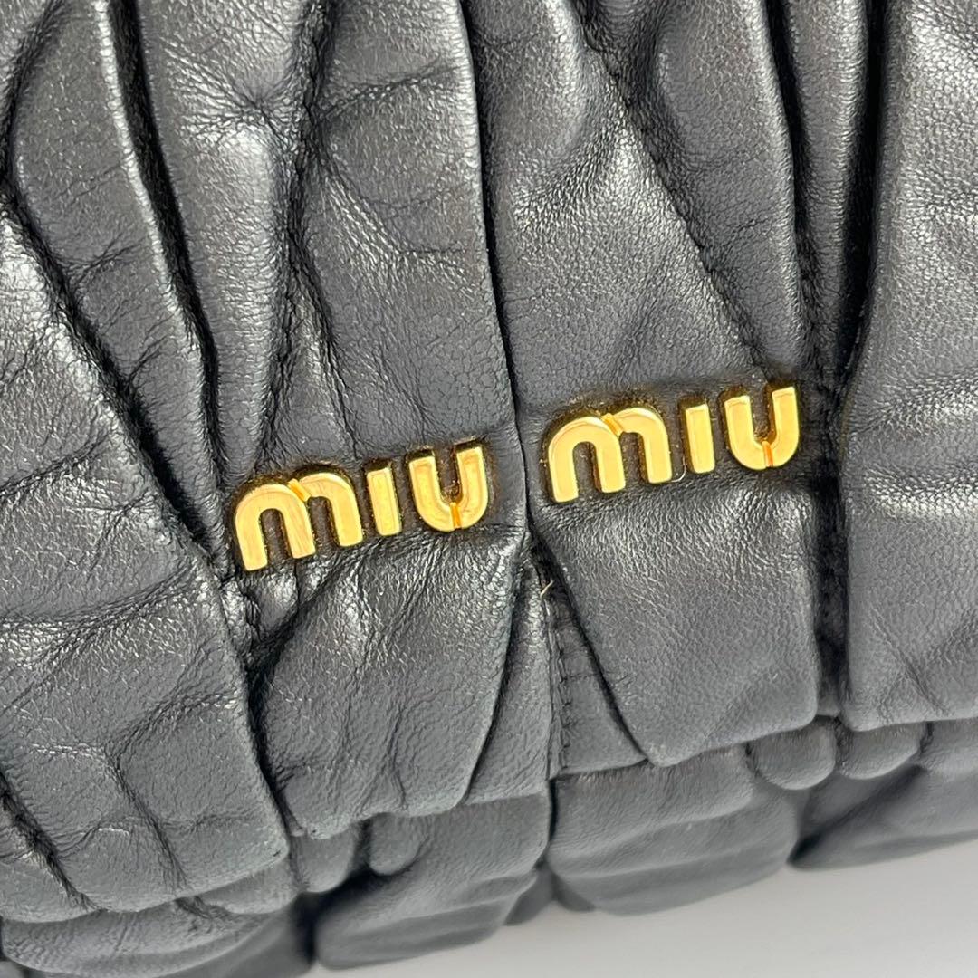 ✨極美品✨　MIUMIU マテラッセル　トートバッグ　レザー　黒　ターンロック