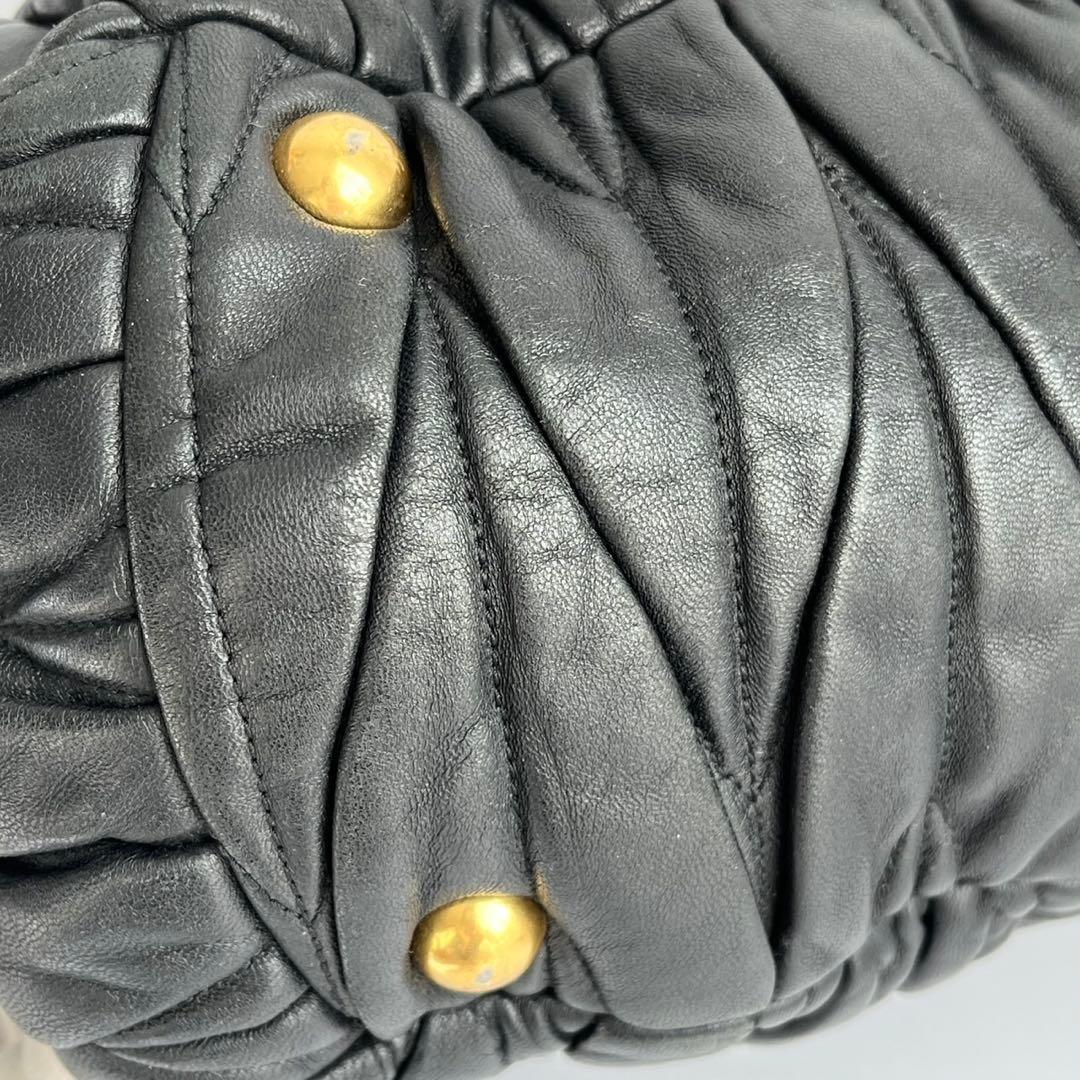 ✨極美品✨　MIUMIU マテラッセル　トートバッグ　レザー　黒　ターンロック