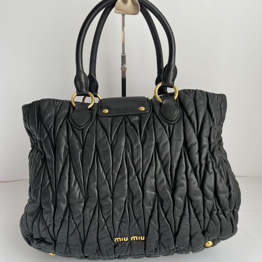 ✨極美品✨　MIUMIU マテラッセル　トートバッグ　レザー　黒　ターンロック