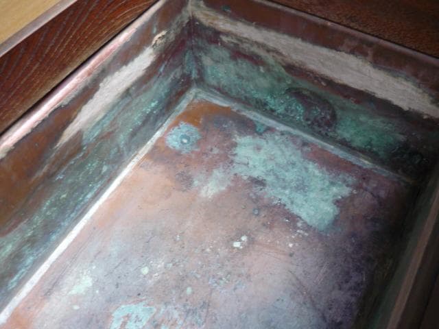 長火鉢（関東火鉢）ケヤキ材　火箸・十能（灰ならし）・猫板付き