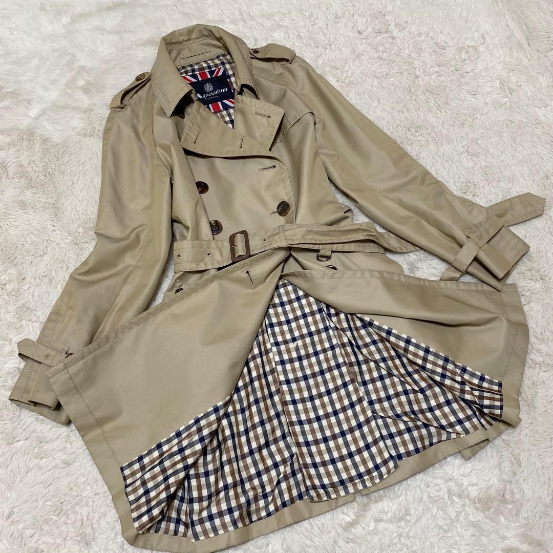 アクアスキュータム　トレンチコート　ベルト　ベージュ　ギャバジン　クラブチェック