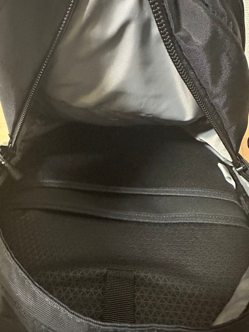 ノースフェイス ホットショット 27L リュック ブラック 【新品同様】