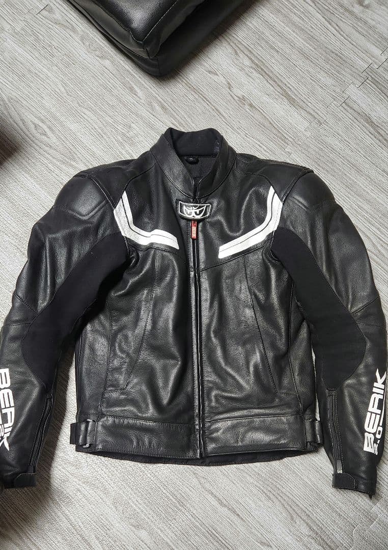 べリック レザー ジャケット サイズ48 ブラック バイク