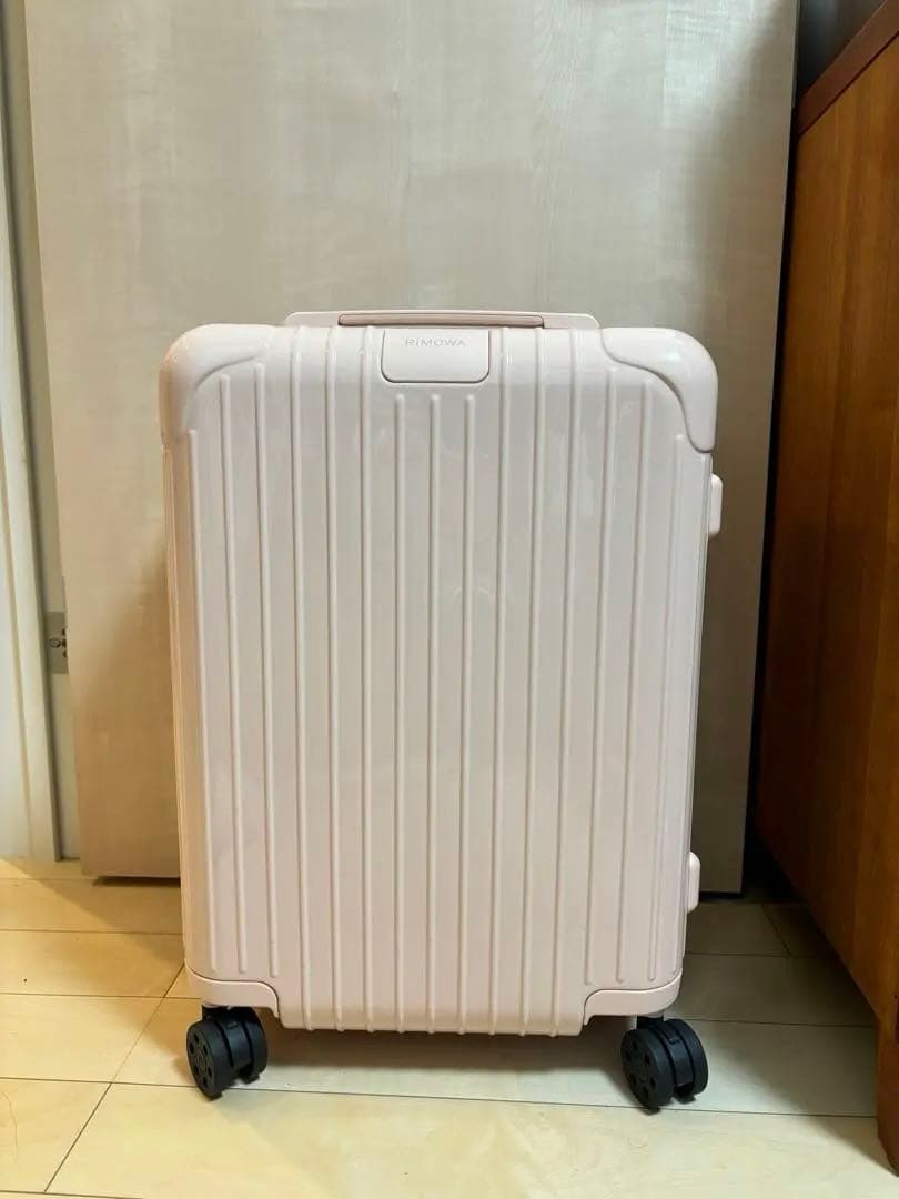 RIMOWA エッセンシャル キャビン ペタルピンク 機内