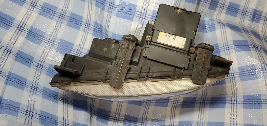 三菱ふそうスーパーグレート右側HIDヘッドライト全点灯確認済（運転席）