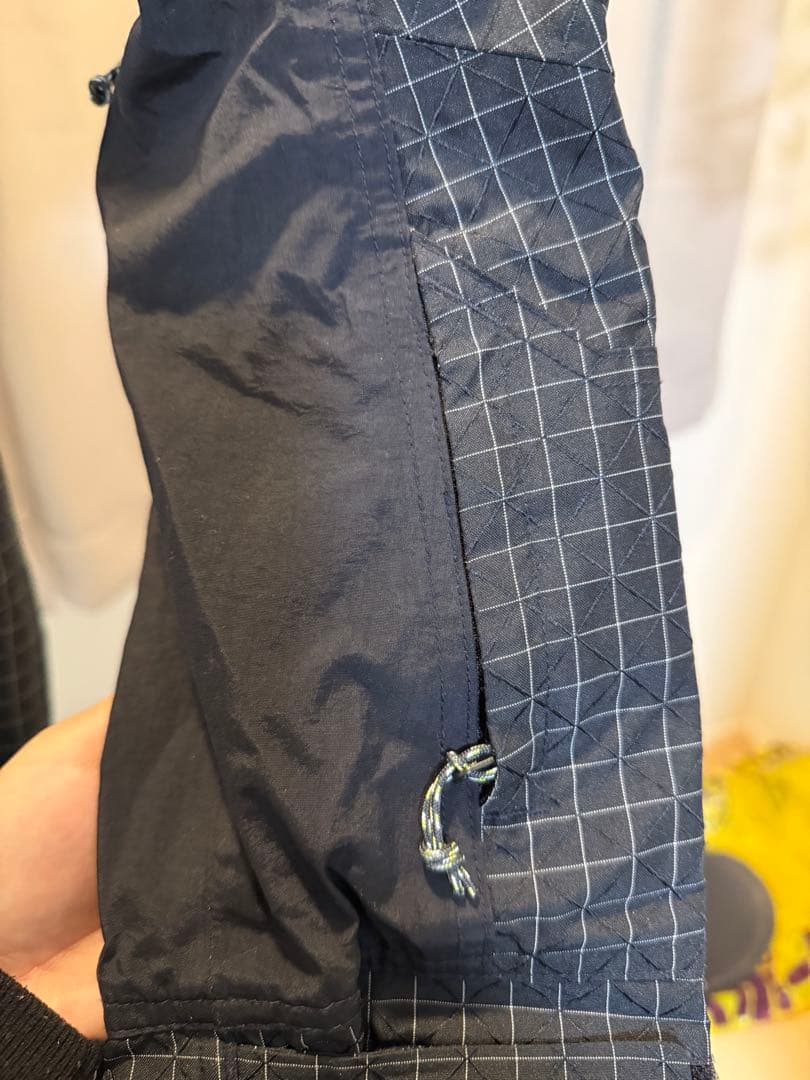 BURTON ブラックジャケット フード付き