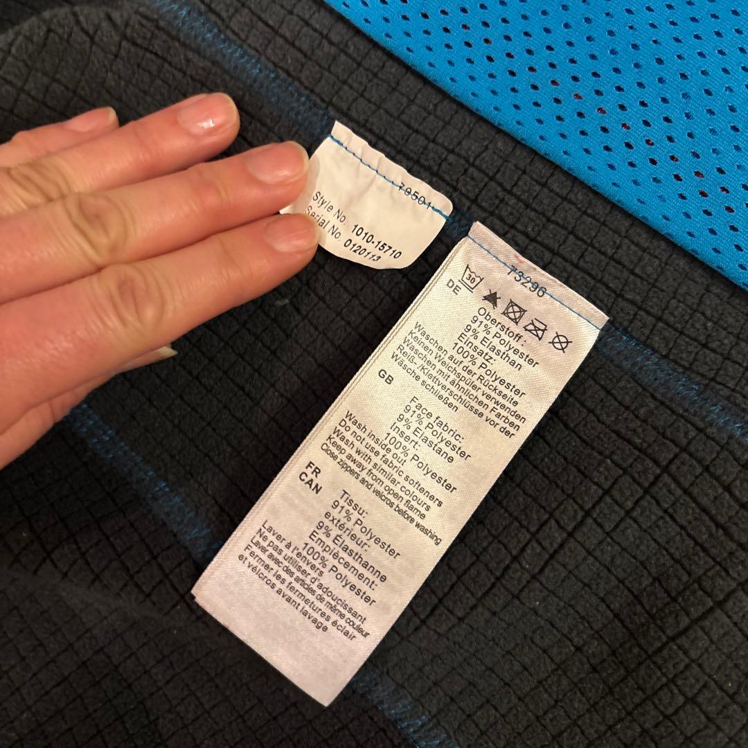 MAMMUT スキーウェアの中に着てたらおしゃれ　アウター　サイズＭ