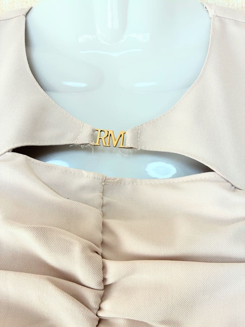 ROSEMUSE パフスリーブチャームドレス