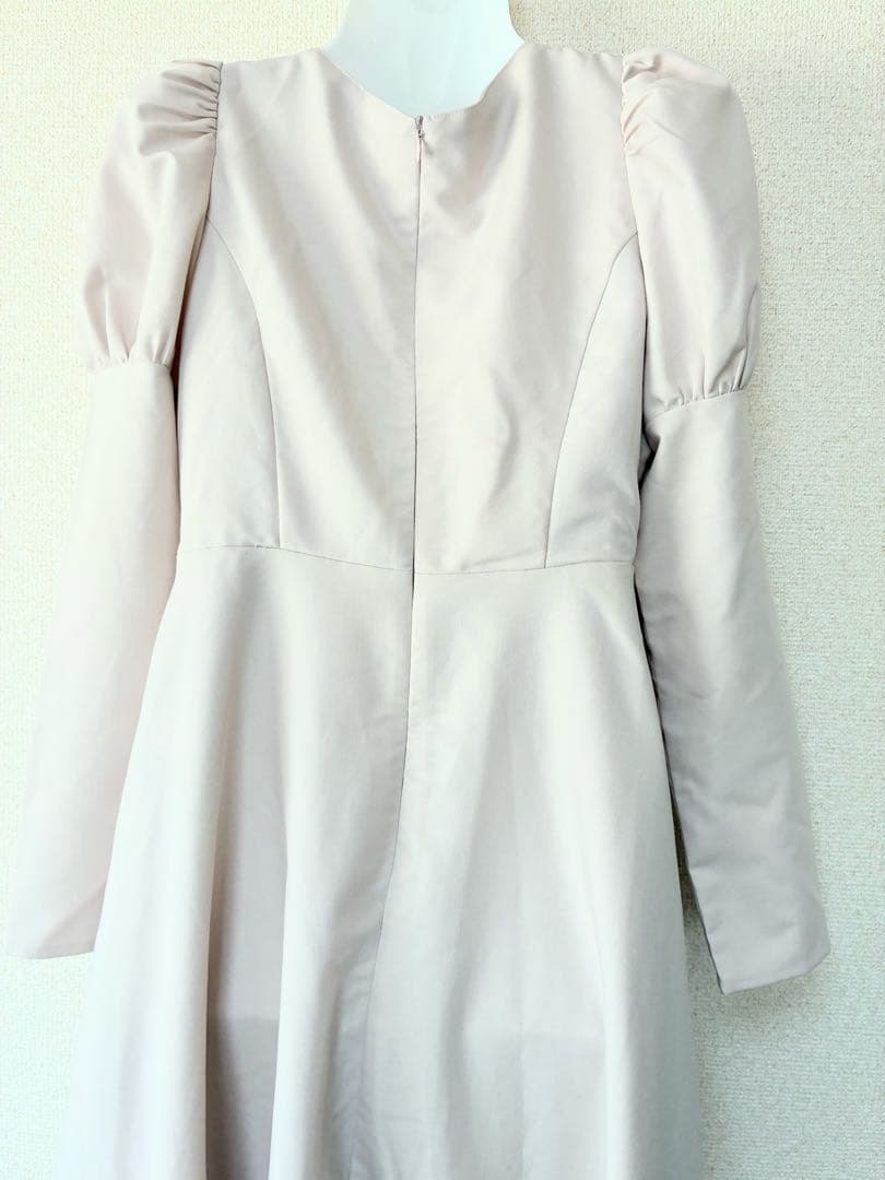 ROSEMUSE パフスリーブチャームドレス