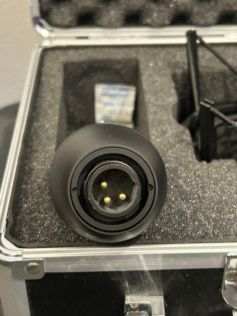 AKG P220 コンデンサーマイク ショックマウント付き